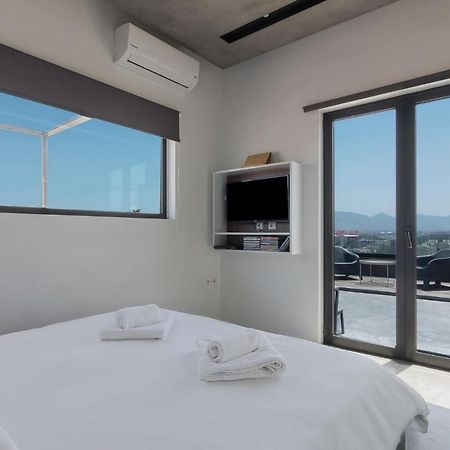 Apartment With Terrace In פיראוס מראה חיצוני תמונה